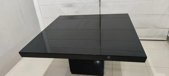 Mesa de Jantar quadrada com blindex preto para 8 Lugares (Com cadeiras)