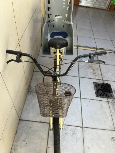 Vendo bicicleta com cadeira