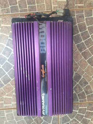 Vende se pirâmide de 800 completa e caixa *