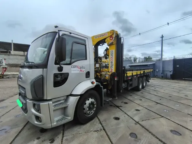 Caminhão Munck  Ford 2422 - 2012 