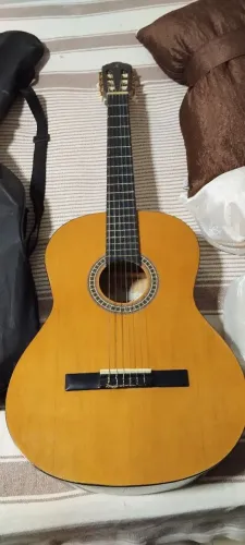 Violão Giannini (com capa) para iniciantes.