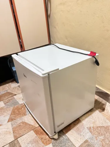 Frigobar Midea 45 litros