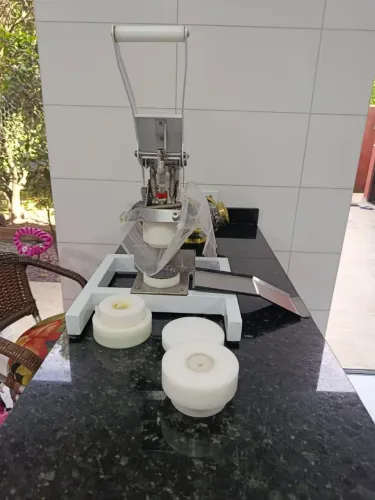 Máquina de modelar empadinha
