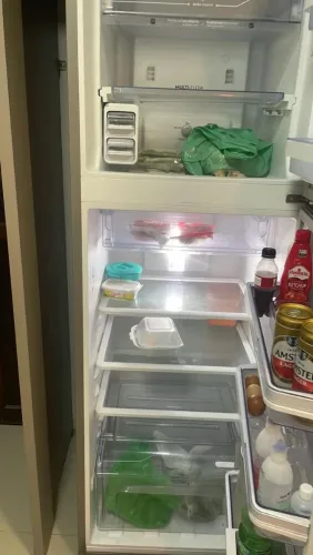 Vendo geladeira nova ,pouco tempo de uso venda motivo comprei outra maior