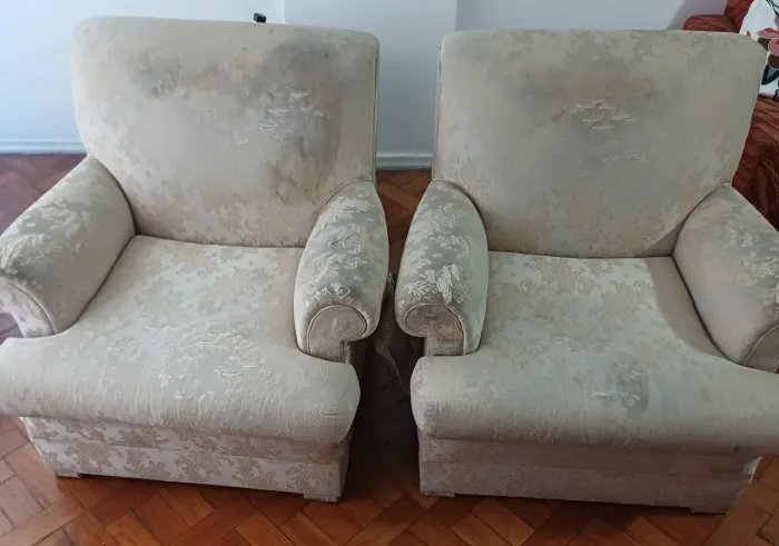 Vendo 2 poltronas usadas e muito confortáveis