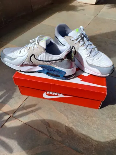 Tênis Nike Air Max excee
