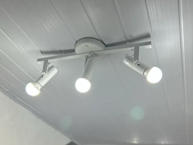 2 luminárias  de teto stop trilho TUBO de 3 lâmpadas 