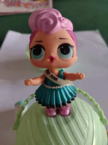 boneca LOL Surprise Miss Punk