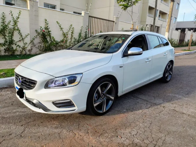Volvo V60 T-5 R-desing 2.0 5P 2014
