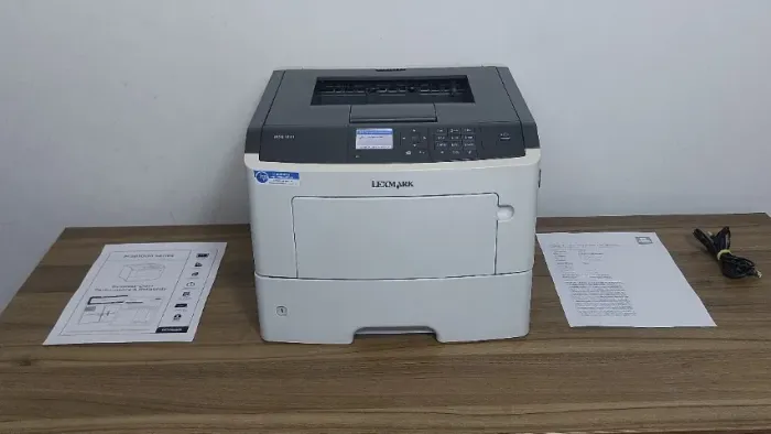Impressora Laser Lexmark Ms610dn Preto e Branco- ótimo estado - ac. cartão