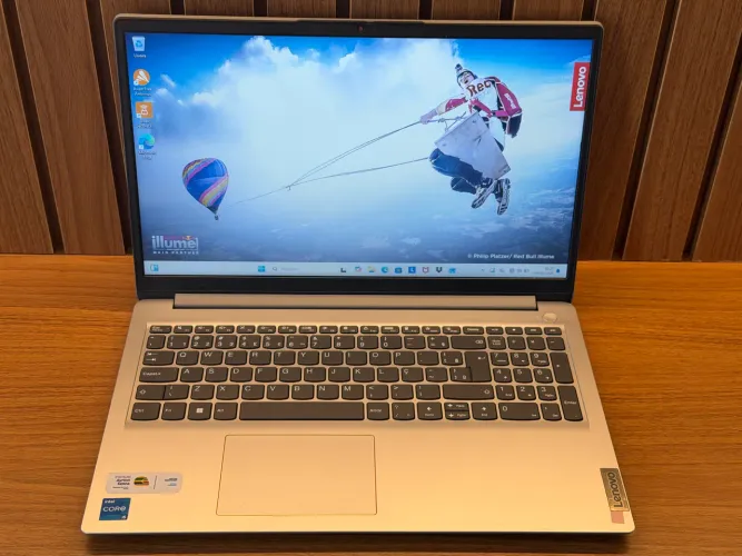 Notebook Lenovo i5 12th 8GB 512SSD tela 15,6