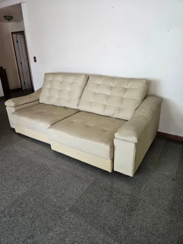 Sofá retrátil e reclinável