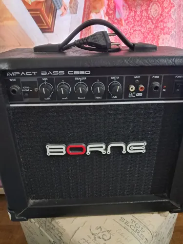 Amplificador borne troco ou vendo