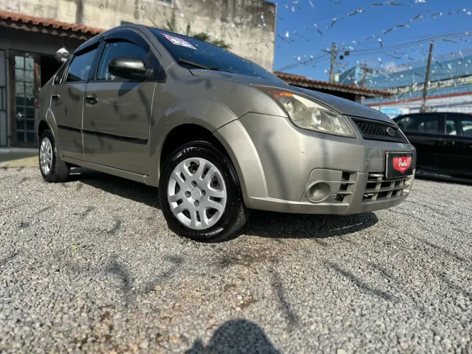 Ford Fiesta Sedan 1.0 8V Flex 4P 2009