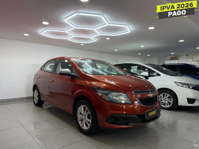 Chevrolet Onix Hatch Lollapalooza 1.0 8V Flex Power Mec. 4P 2014