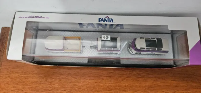 Conjunto M2 kombi Fanta nao hot wheels