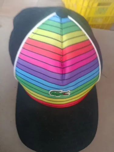 Boné Lacoste original arco-íris ?