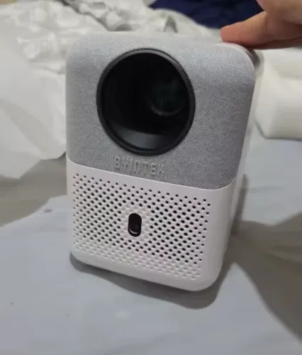 Vende Projetor Byintec, BYINTEK LOVE U4