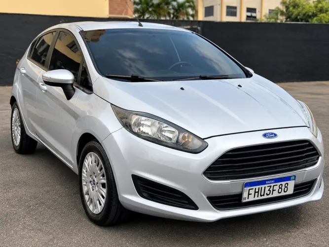 Ford Fiesta 1.5 16V Flex Mec. 5P 2015