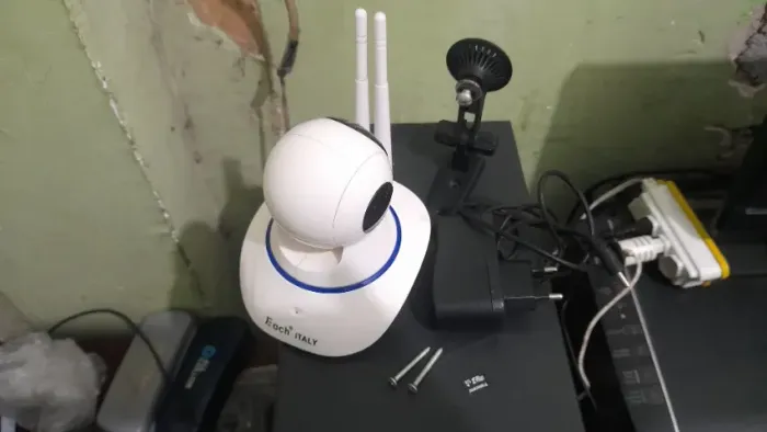 Câmera Ip Robô Wi-Fi Each Italy