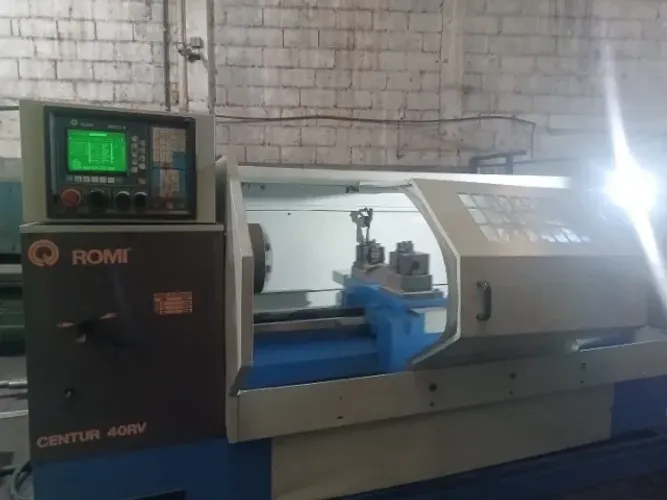 Torno CNC ROMI Centur 40 RV Comando MACH 8