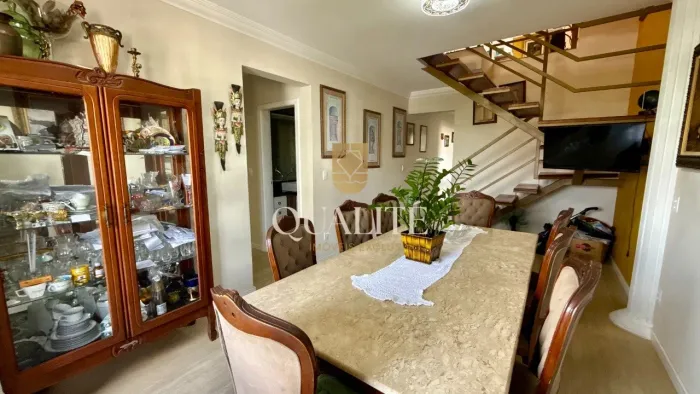EXCELENTE COBERTURA DUPLEX, 3 QUARTOS, SENDO 2 SUÍTES, NO CORAÇÃO DO ESTREITO