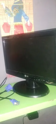 Monitor com cabo VGA - FLATRONw1643c