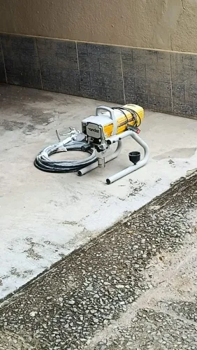 VEMDO 2 MÁQUINAS DE PINTURAS 1 ESTÁ SEMI NOVA A OUTRA PRECISANDO TROCAR A GACHETA !