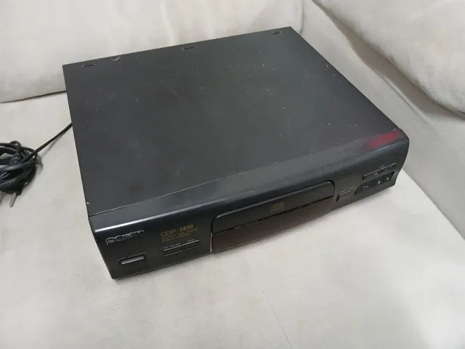 CD Player Sony CDP-M28 com defeito