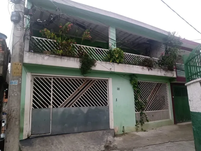 Casa Ampla com 4 Quartos, Suíte e Espaço Comercial - Aceita Propostas