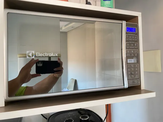 Micro-ondas Electrolux 27L Espelhado