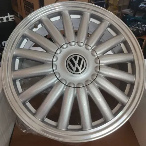 Rodas Bananinha aro 17 4x100 (Novas) + 195/40R17 Forceland (Semi-novos) - R$ 4.690,00