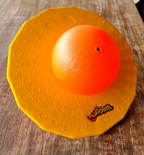 Brinquedo Pogobol Amarelo/Laranja. Clássico Estrela.