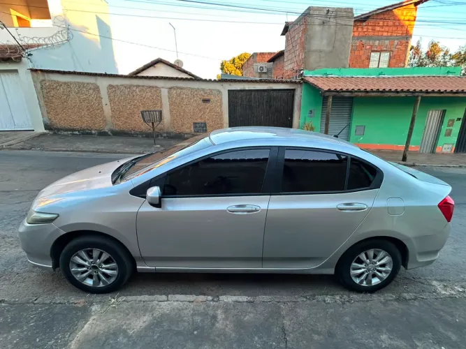 Honda City Sedan LX 1.5 Flex 16V 4P Mec. 2013