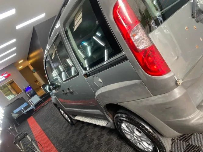 Fiat Doblo Adv/adv Tryon/locker 1.8 Flex 2012
