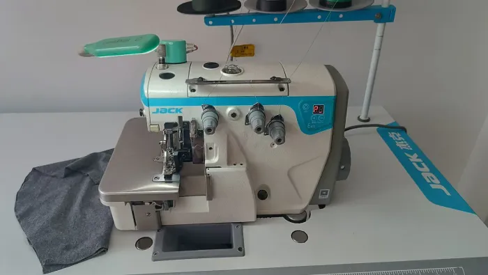 Máquina Overlock Jack E4S