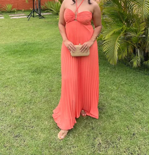 Vestido de festa plissado