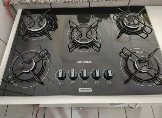 Fogão cooktop e balcão