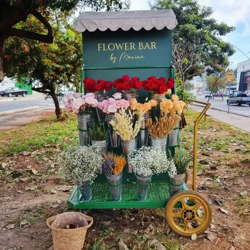 Flower Bar Itinerante - Estrutura Completa para Eventos e Vendas