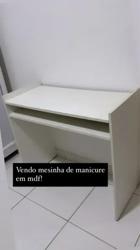Mesinha de manicure ou escrivaninha