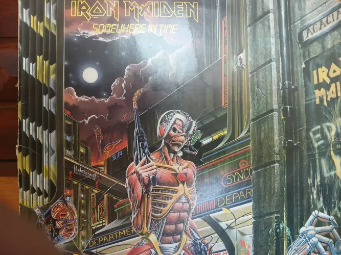 LP IRON MAIDEN "Somewhere in Time" ( Vinil ).