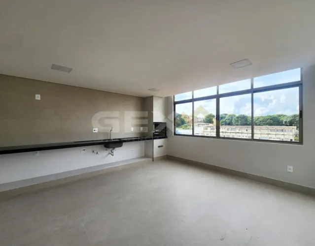 Cobertura duplex à venda no Centro, 3 quartos sendo 1 suíte.
