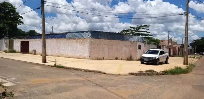 Área Esquina próxima a Faculdade Anhanguera 658,59m²