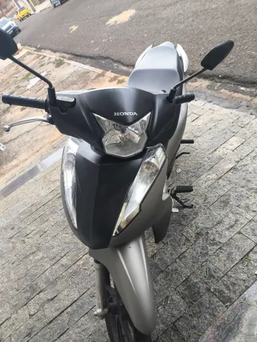 Vendo ou troco em carro