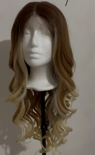 Front Lace castanha com mechas loiras / luzes
