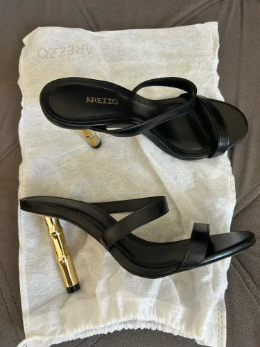 Sandália Arezzo