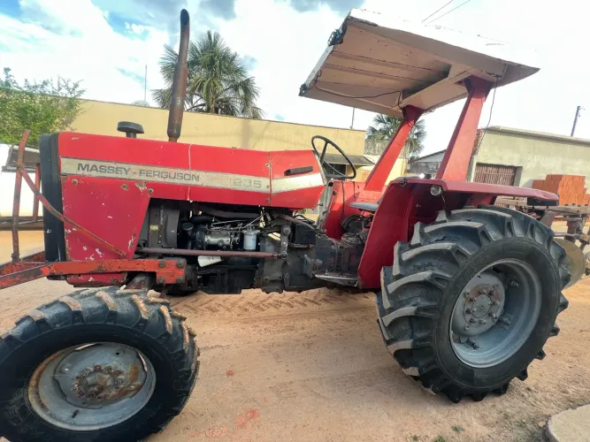 Trator MF 235 ano 92 injeção Direta