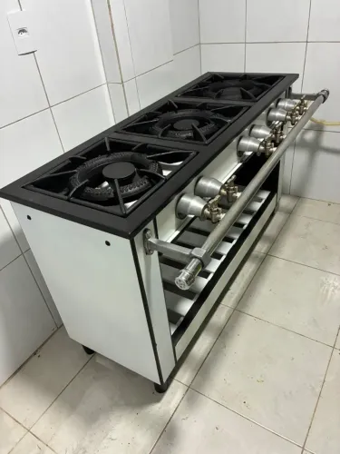 Fogão industrial 3 bocas muito conservado 