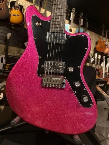 Guitarra jazz master Benson brave seven <br>Guitarra Benson Brave Seven Jazz Master