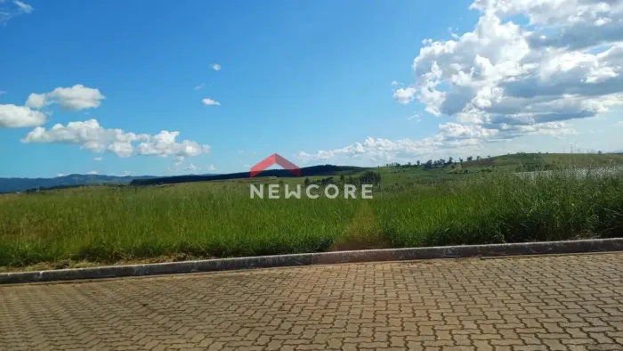 Lote em condomínio em Rua Florêncio Lanfredi - Condomínio Terras de Santa Mariana - Caçapa